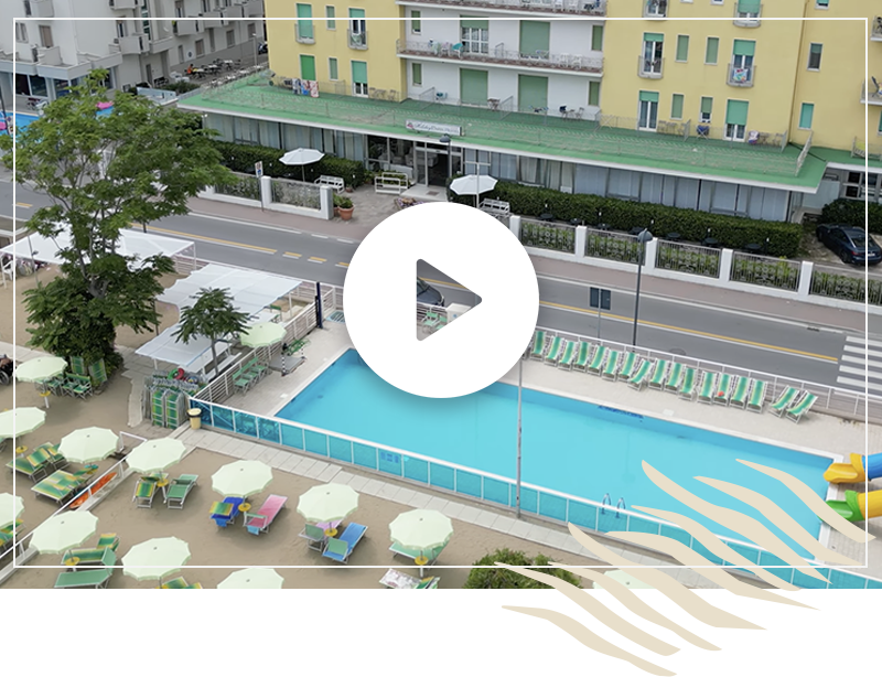 Hotel con piscina sul Mare